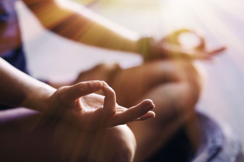 5 tips to avoid wrist pain in yoga - Ekhart Yoga